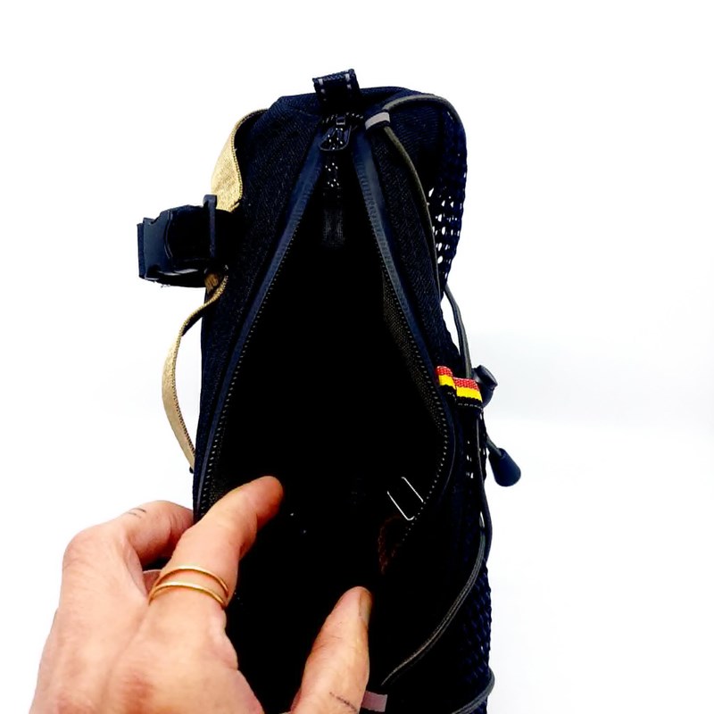 Pochette vélo AMONO – Le Medium classique noir