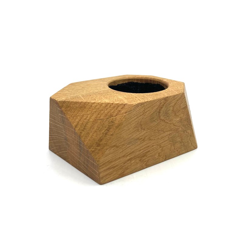 Petit cache pot bois foncé
