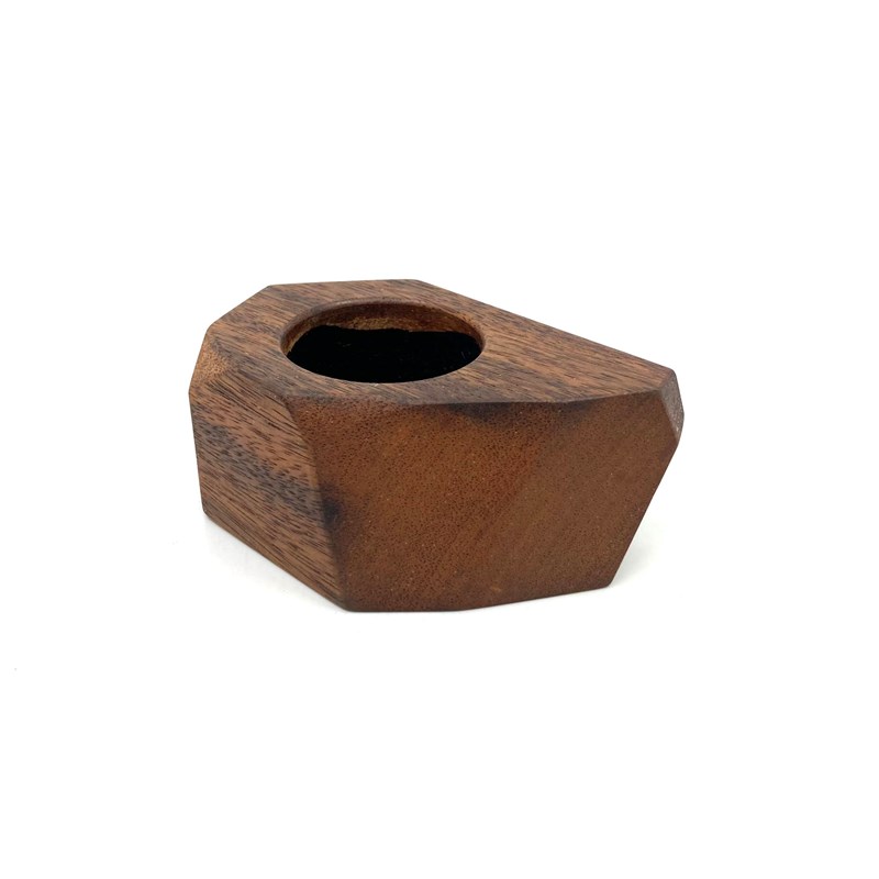 Petit cache pot bois foncé