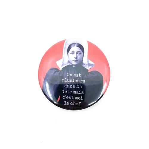 Badge "On est plusieurs dans ma tête..."