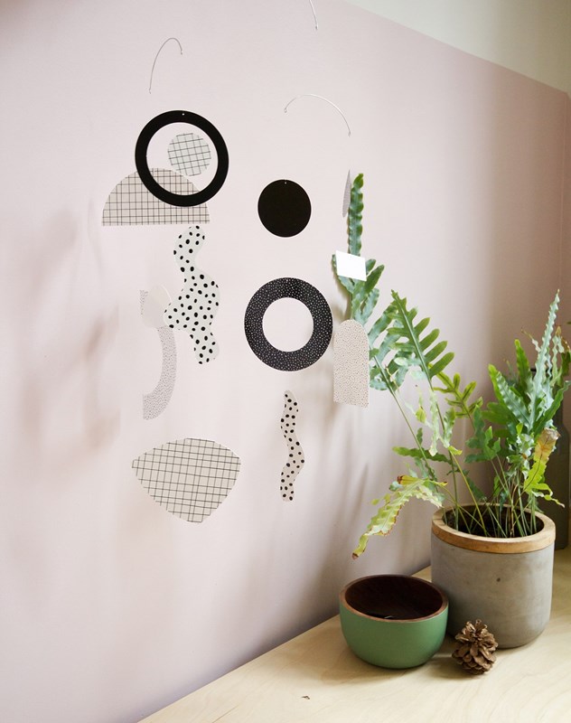 MOBILE NOIR ET BLANC