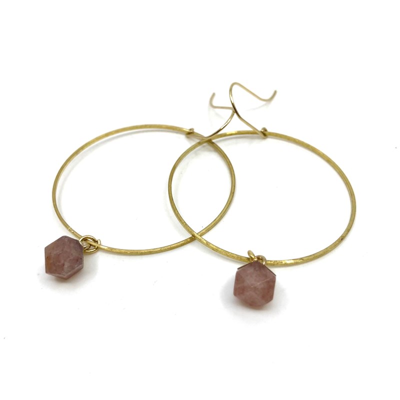 Boucles d'oreilles longues anneaux et pierre rose
