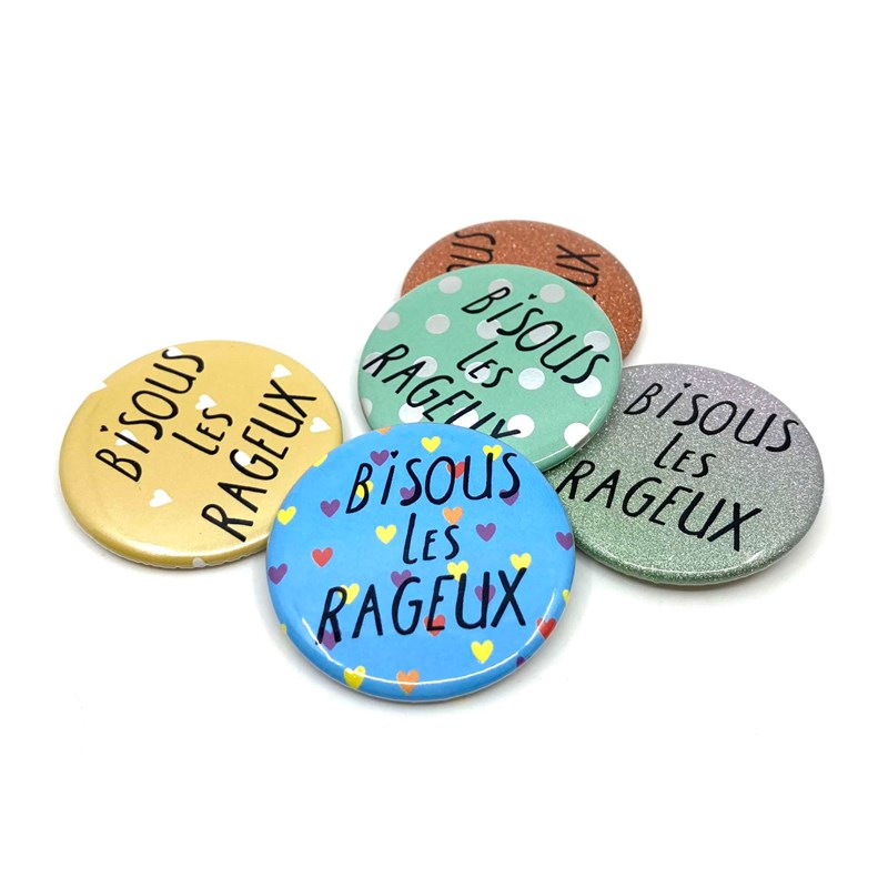 Badge "Bisous les rageux"