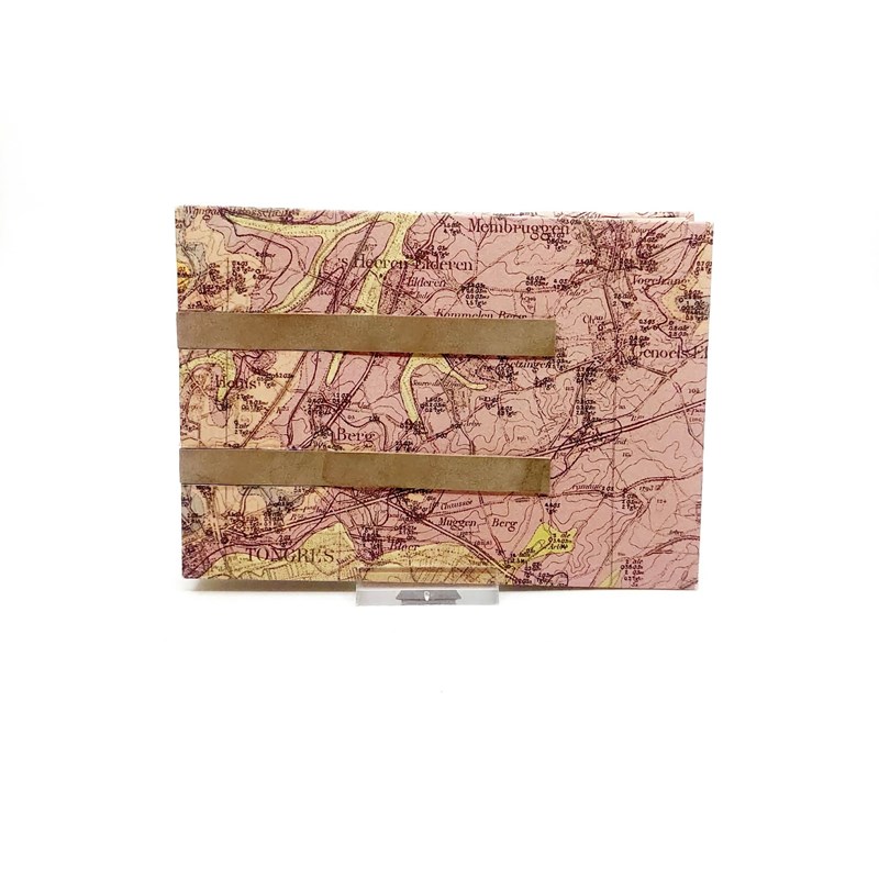 Carnet carte topographique et détails cuir