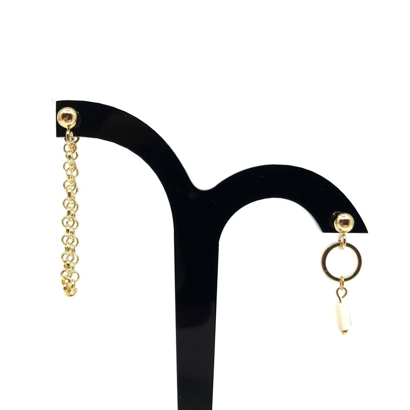 Boucles d'oreilles asymétriques- chaîne et howlite -